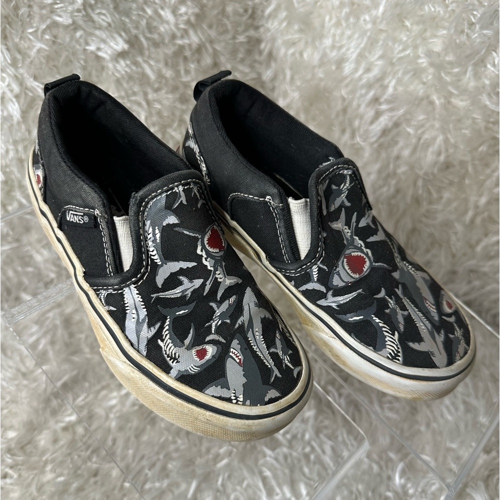 Vans Asher Slip On Black and White Shark Kid’s Size 11 (Youth)
